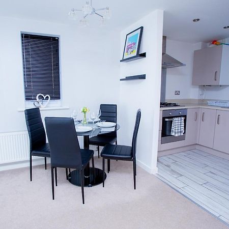 Mills Apartment - Two Bedroom En-Suite Apartment Northampton Exterior photo