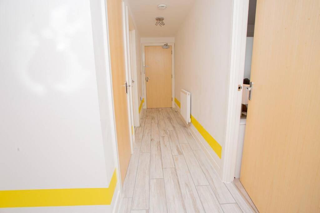 Mills Apartment - Two Bedroom En-Suite Apartment Northampton Exterior photo