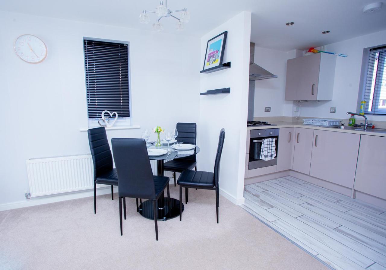 Mills Apartment - Two Bedroom En-Suite Apartment Northampton Exterior photo