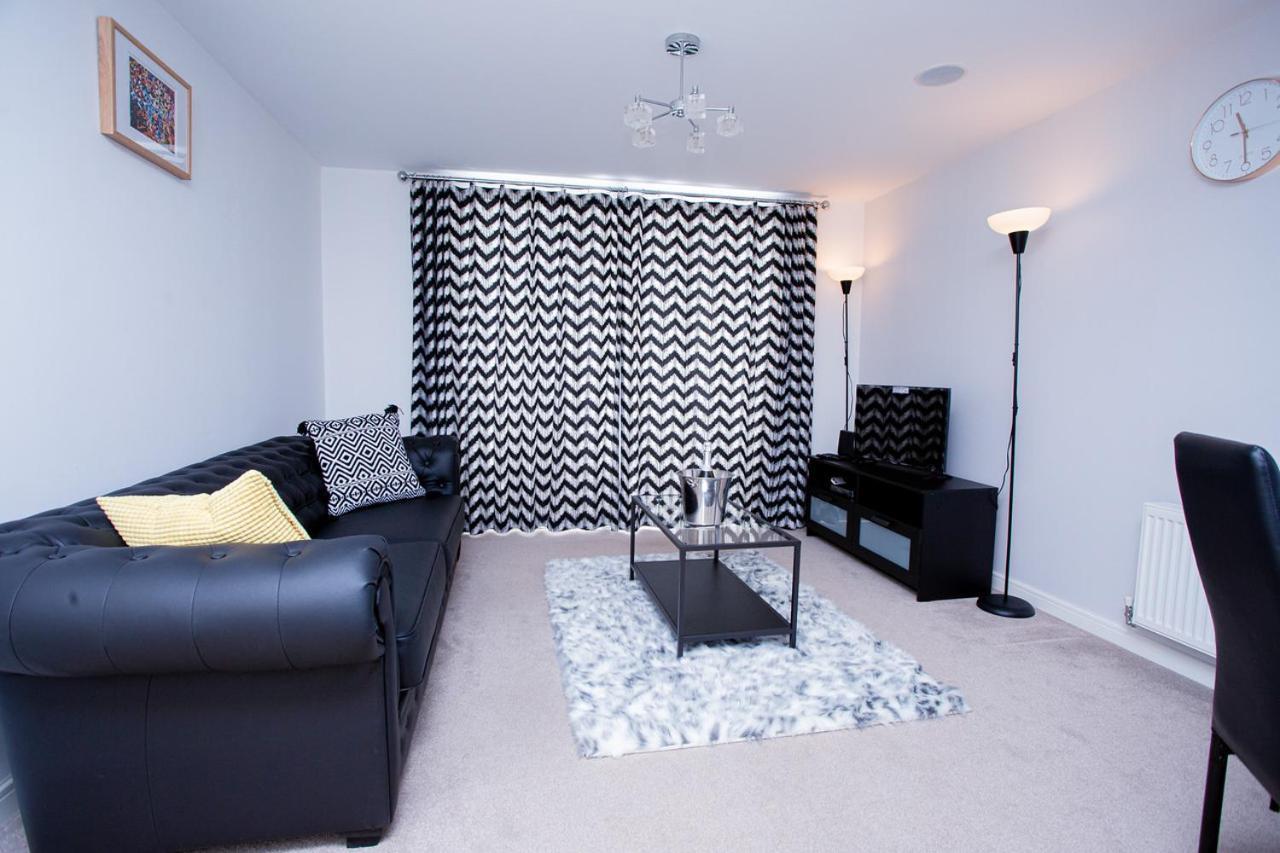 Mills Apartment - Two Bedroom En-Suite Apartment Northampton Exterior photo